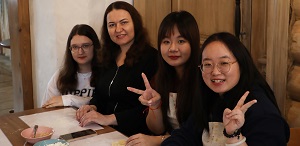 Иностранные студенты из Китая познакомились с русской кухней